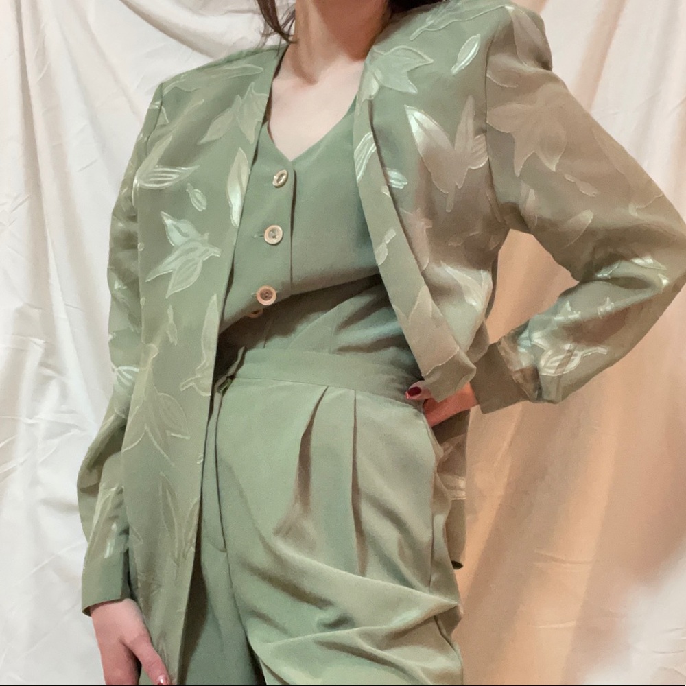 Vintage Green Pantsuit - Picture 3 of 13